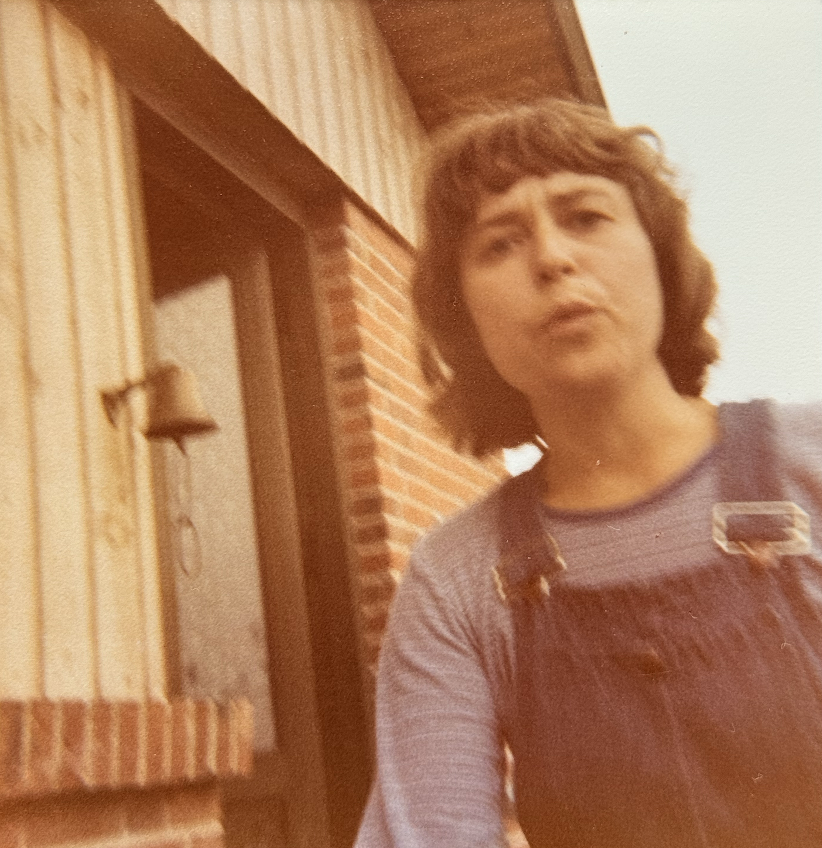 Mors reaktion — samme dag, 1984
